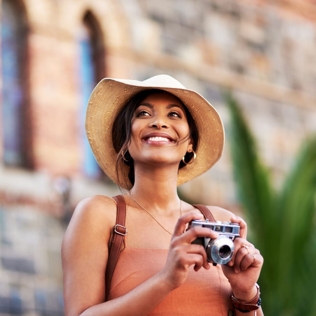 shot-of-an-attractive-young-woman-taking-pictures-2023-11-27-04-59-11-utc_11zon